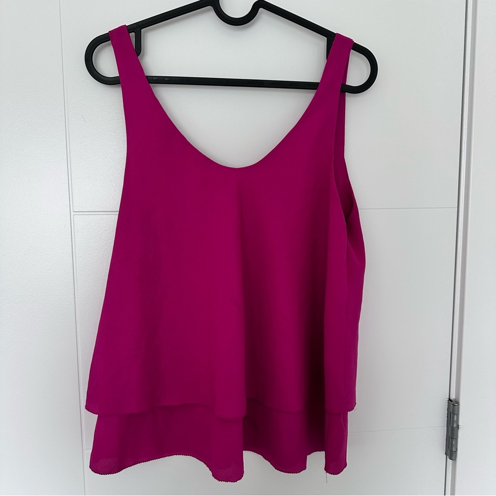 Chic Fuchsia Sleeveless Tank Top